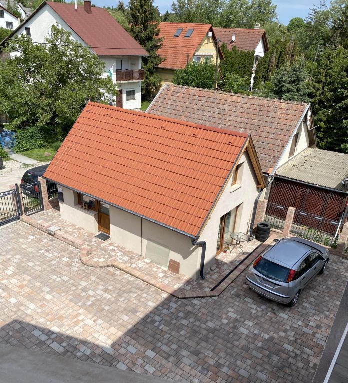 Eladó 30 m2 ház - Balatonkenese