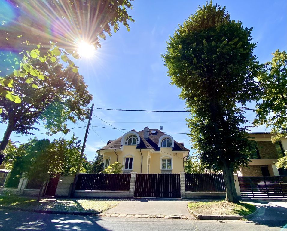 Eladó 285 m2 ház - Budapest XIV.