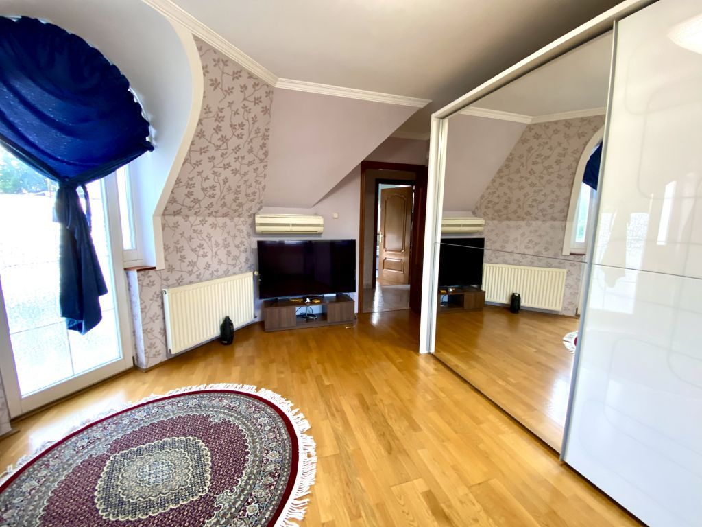Eladó 285 m2 ház - Budapest XIV.