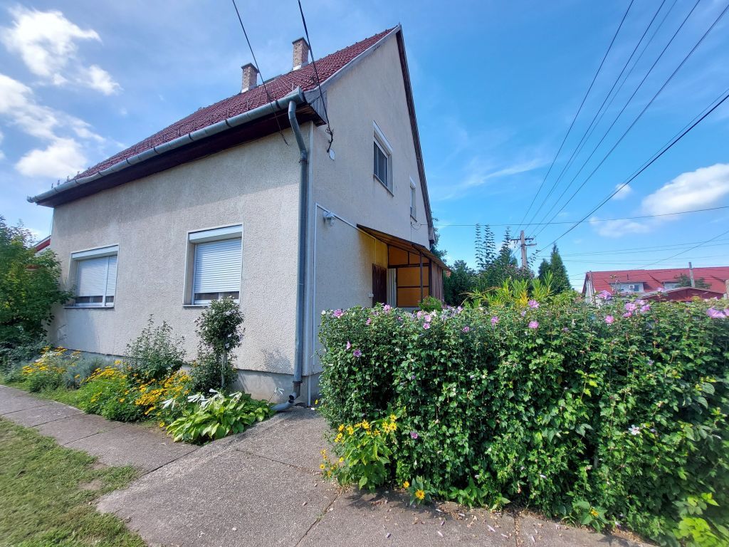 Eladó 116 m2 ház - Dunakeszi