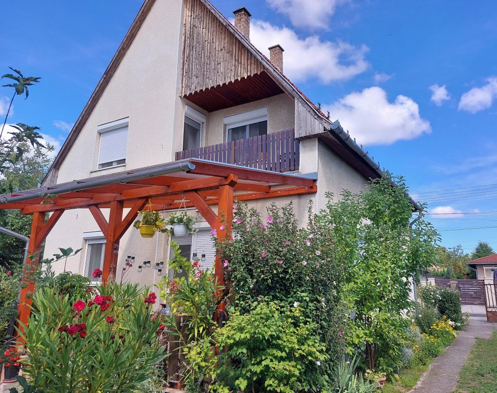 Eladó 116 m2 ház - Dunakeszi