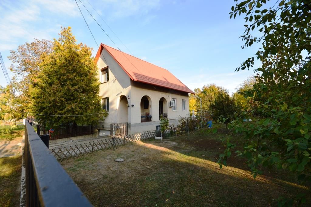 Eladó 106 m2 ház - Ercsi