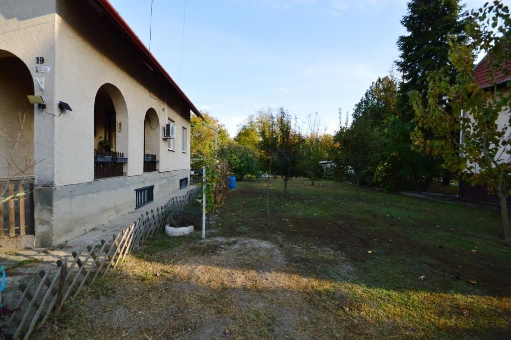 Eladó 106 m2 ház - Ercsi