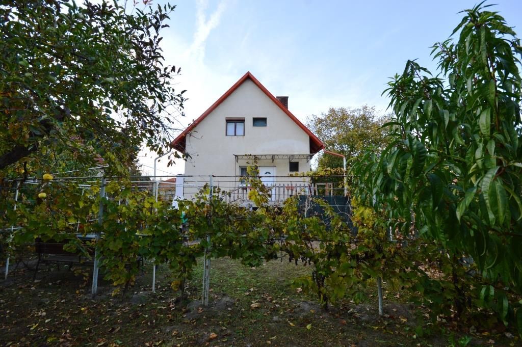 Eladó 106 m2 ház - Ercsi