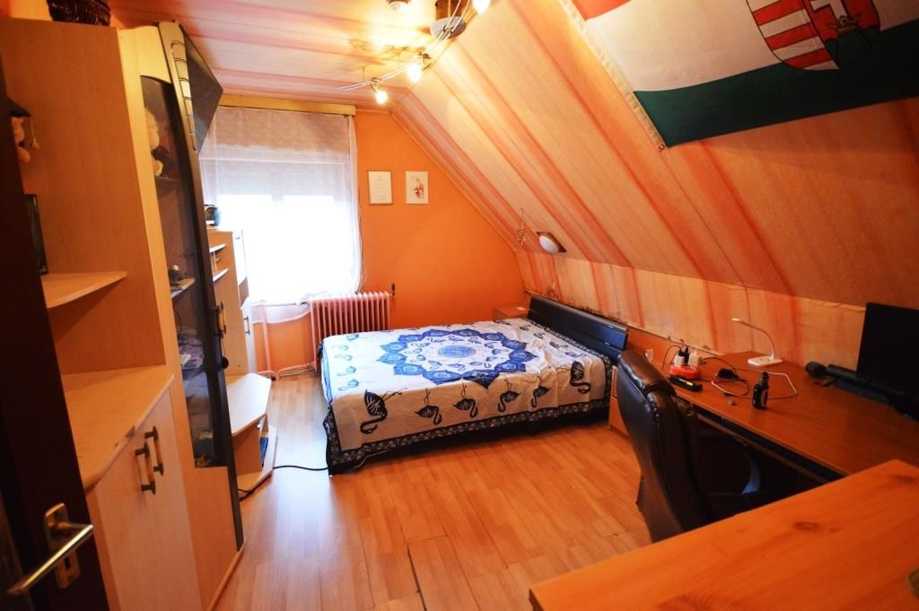 Eladó 106 m2 ház - Ercsi