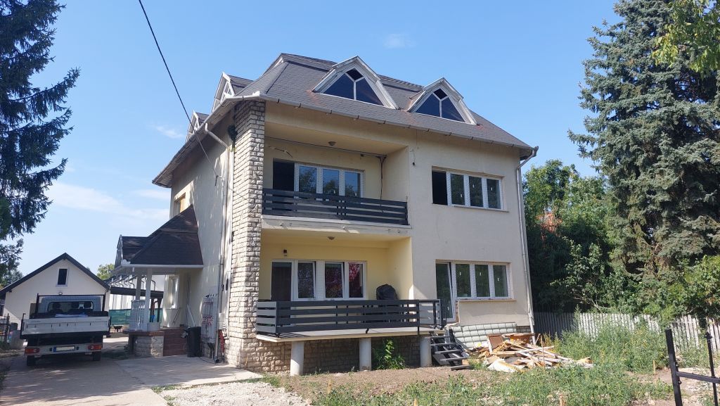 Eladó 97.5 m2 lakás - Százhalombatta